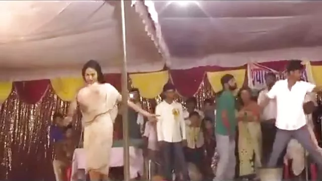 XXX bez rejestracji (Plują fetysz)харкая sxs filmiki kanapkę z szynką